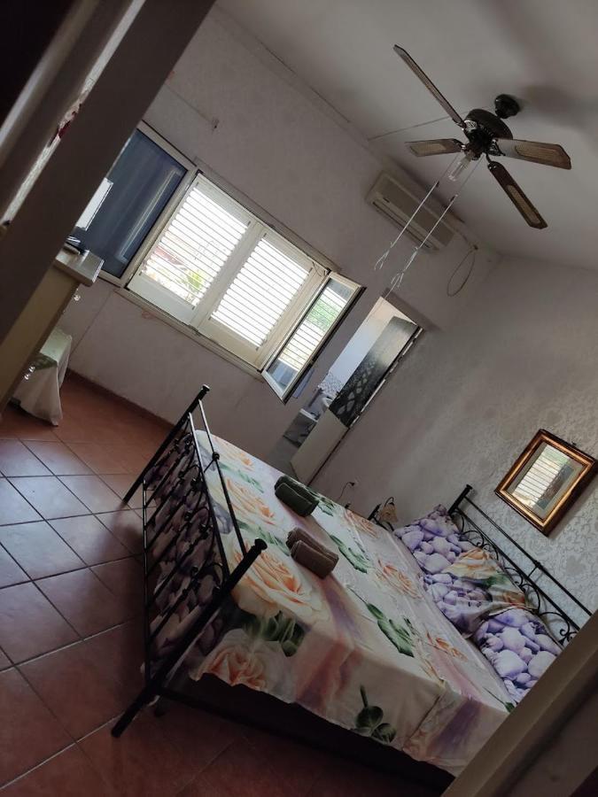 La Casa In Campagna Di Ottavia Alezio Exterior foto